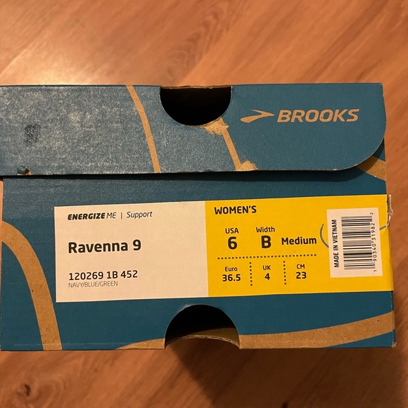 Brooks Ravenna 9 navy blue & green runners - Picture 4 of 4